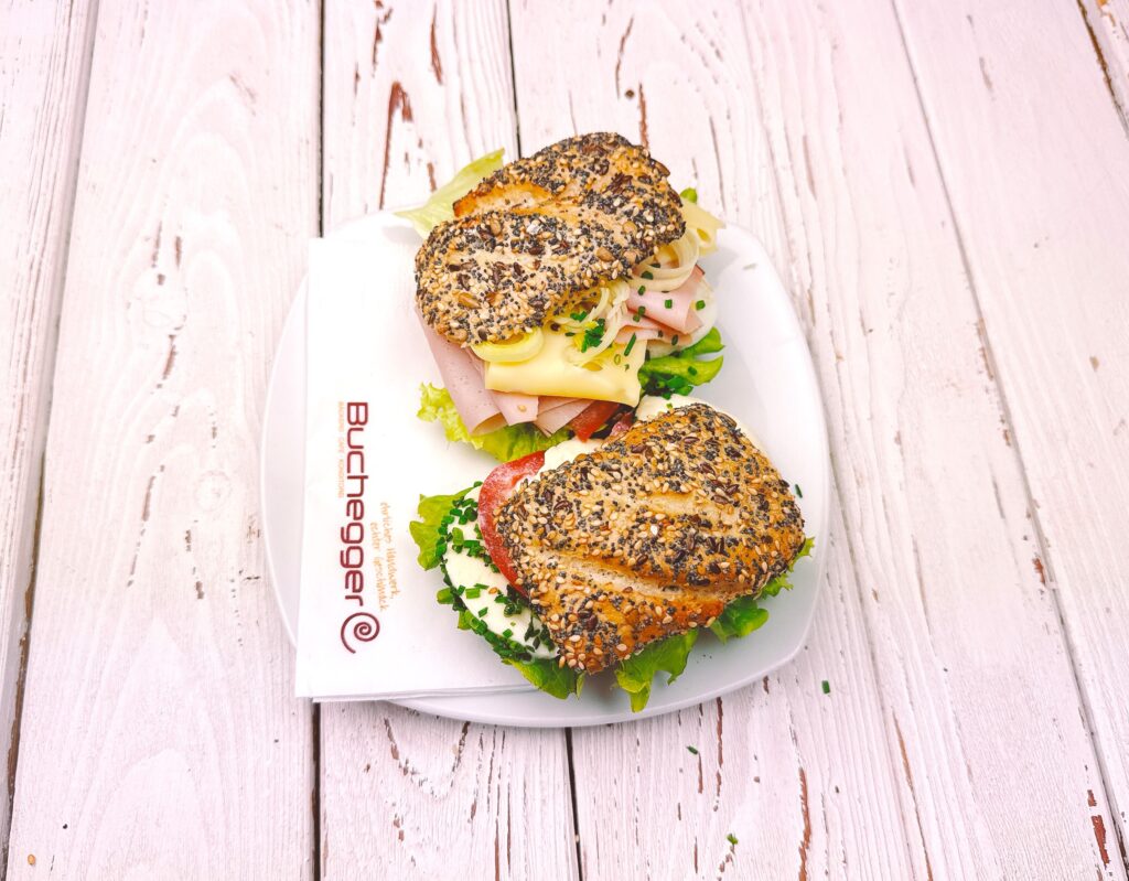 Belegte Körnerbrötchen - Buchegger